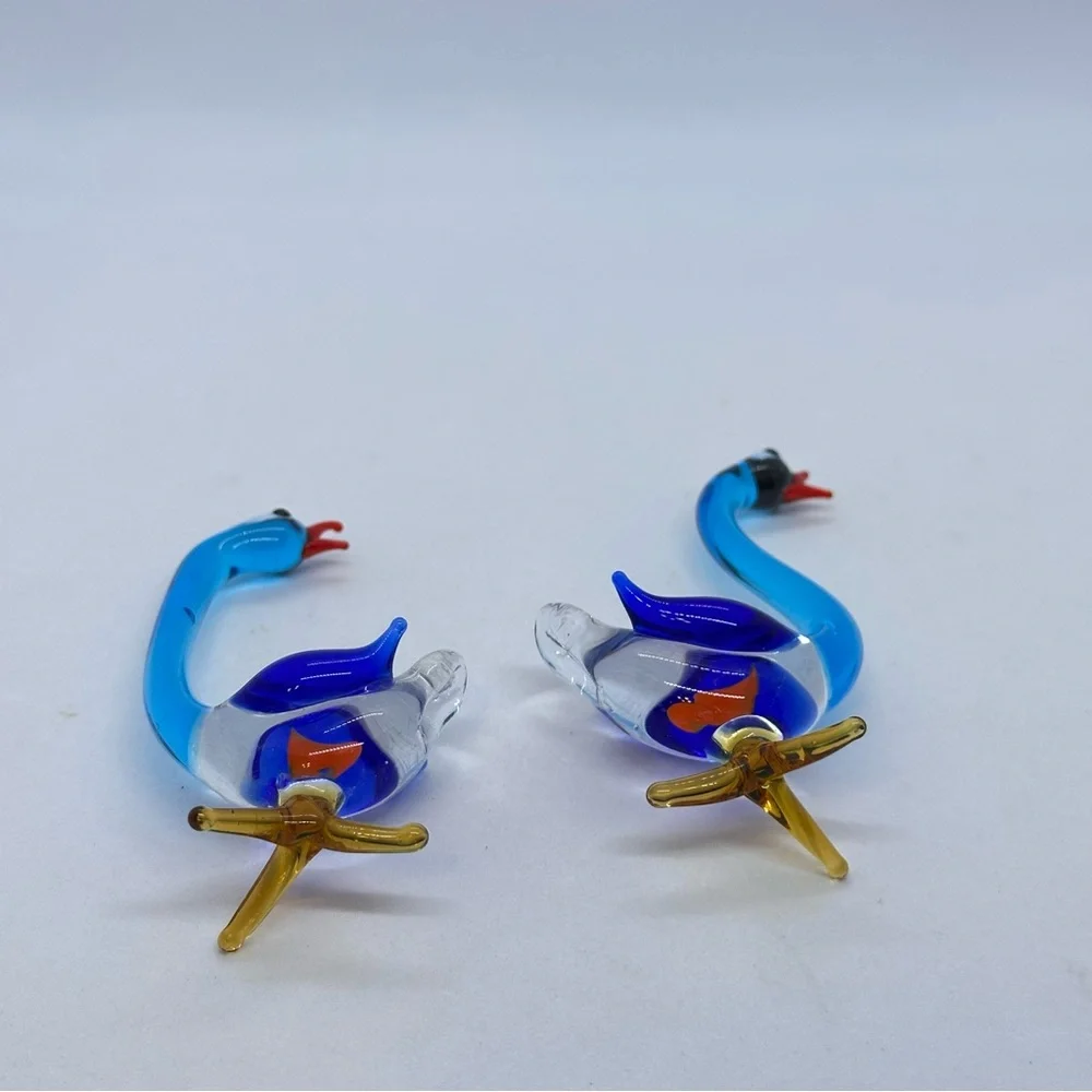 Set of 2 Vintage Hand Blown Art Glass Small Swans Ducks Birds 4 Inch Tall *READ*